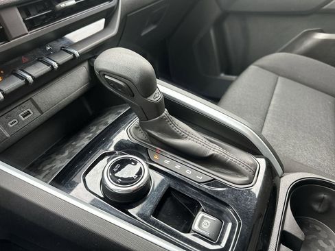 Used 2025 Chevrolet Colorado Trail Boss image 17