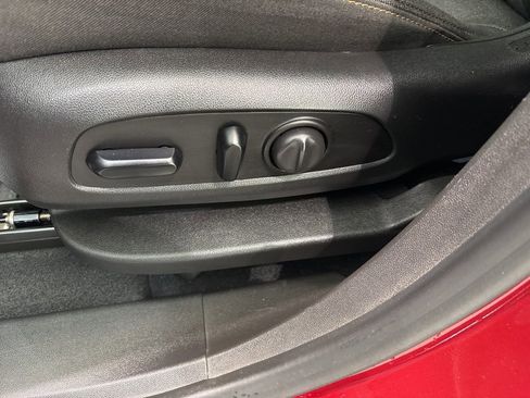 Used 2020 Chevrolet Equinox LT image 15