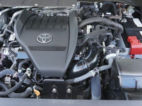 Used 2023 Toyota Highlander XLE FWD image 35