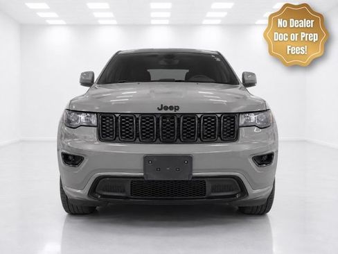 Used 2019 Jeep Grand Cherokee Altitude AWD/4WD image 2