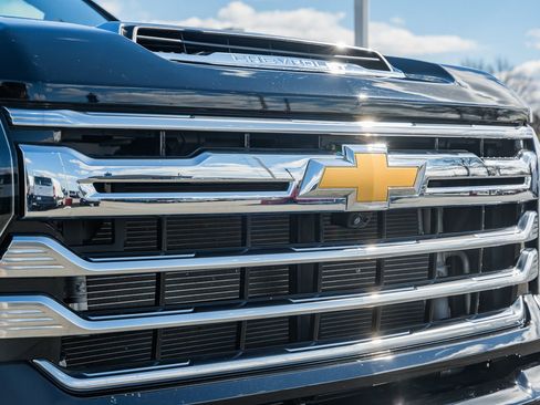 Used 2024 Chevrolet Silverado 3500 High Country w/ High Country Premium Package image 15