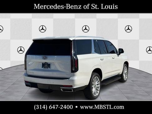Used 2023 Cadillac Escalade Luxury AWD/4WD image 3