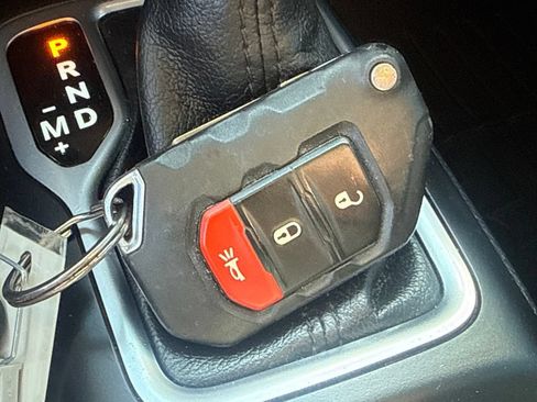 Used 2019 Jeep Wrangler Unlimited Sport S AWD/4WD image 36