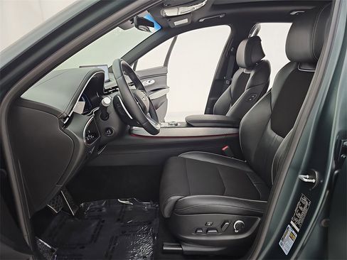 Used 2024 Genesis GV70 2.5T w/ Sport Prestige Package image 25