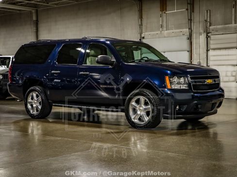 Used 2012 Chevrolet Suburban LT image 1