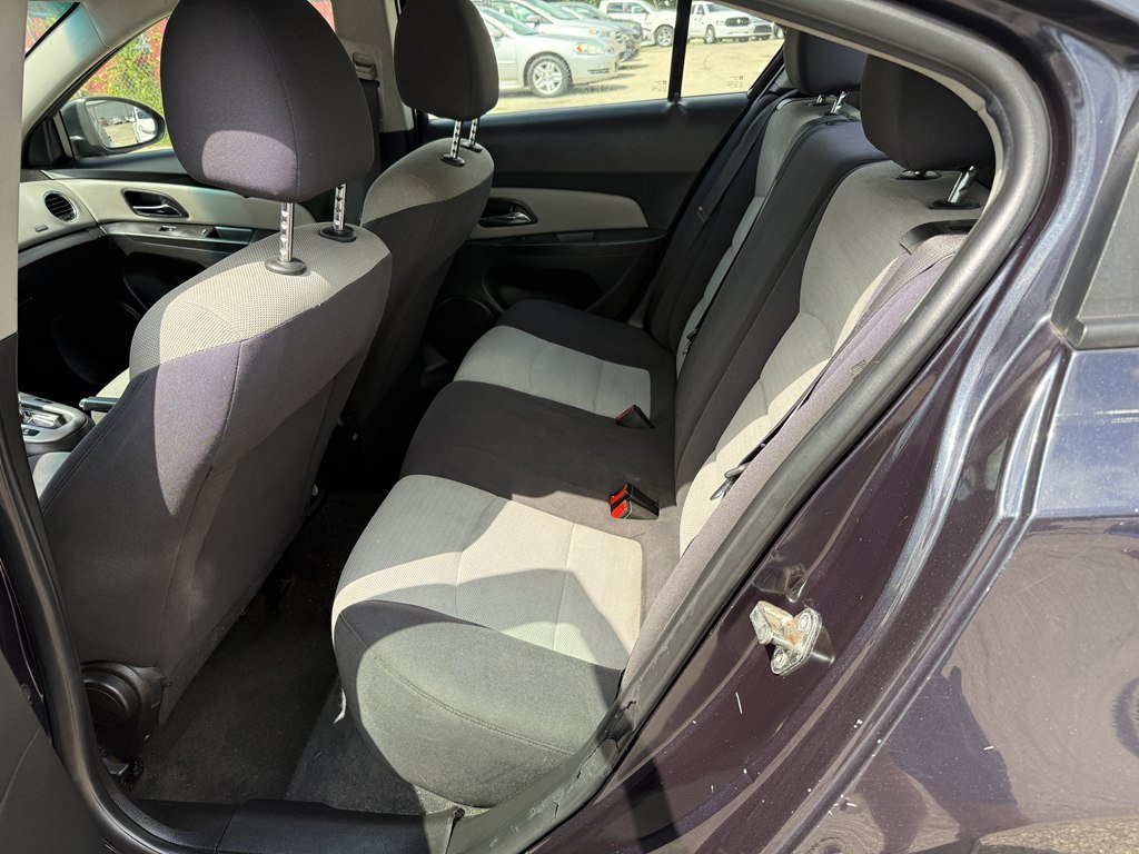 Used 2015 Chevrolet Cruze LS FWD image 14