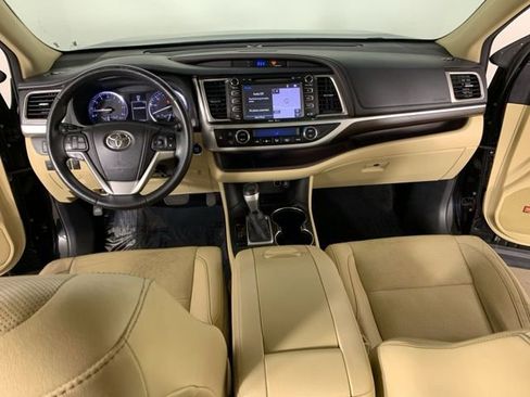 Used 2014 Toyota Highlander Limited image 39