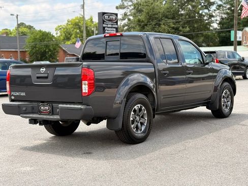 Used 2015 Nissan Frontier Desert Runner RWD image 9