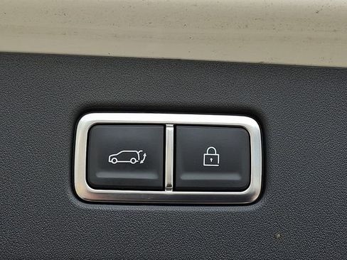 Certified 2024 Kia EV9 Wind image 32