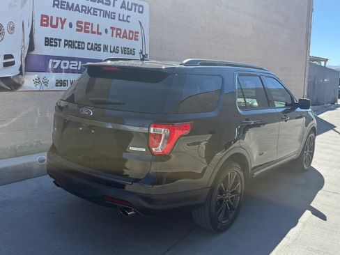 Used 2018 Ford Explorer XLT w/ Equipment Group 202A FWD image 3