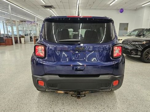Used 2018 Jeep Renegade Altitude image 5
