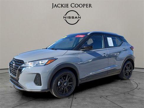 Certified 2023 Nissan Kicks SV image 1