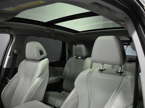 Used 2023 Acura MDX SH-AWD w/ Technology Package image 16