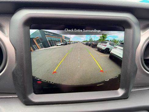 Used 2023 Jeep Wrangler Unlimited w/ Sun & Screen Package AWD/4WD image 22