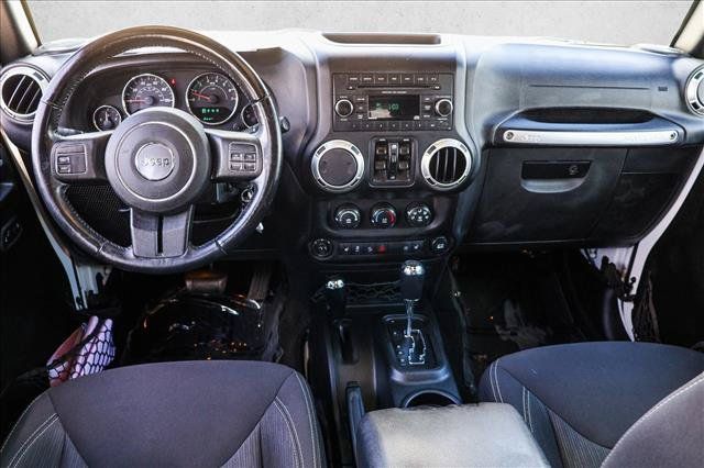 Used 2017 Jeep Wrangler Unlimited Sahara AWD/4WD image 20