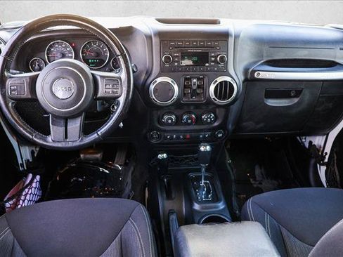 Used 2017 Jeep Wrangler Unlimited Sahara AWD/4WD image 20