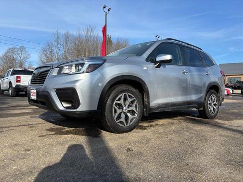 Used 2019 Subaru Forester Premium image 3