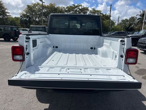 New 2026 Jeep Gladiator Sport AWD/4WD image 30
