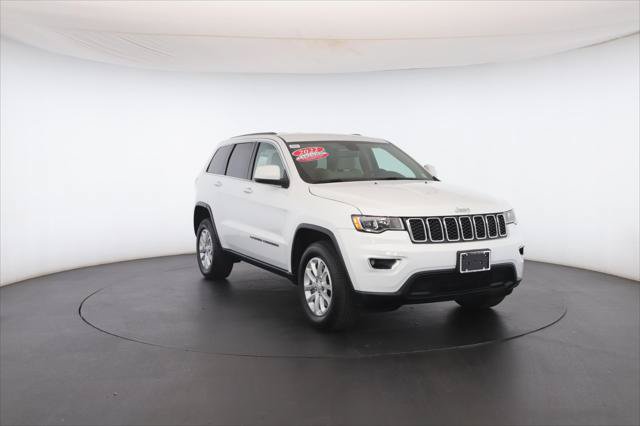 Certified 2022 Jeep Grand Cherokee Laredo E AWD/4WD image 32