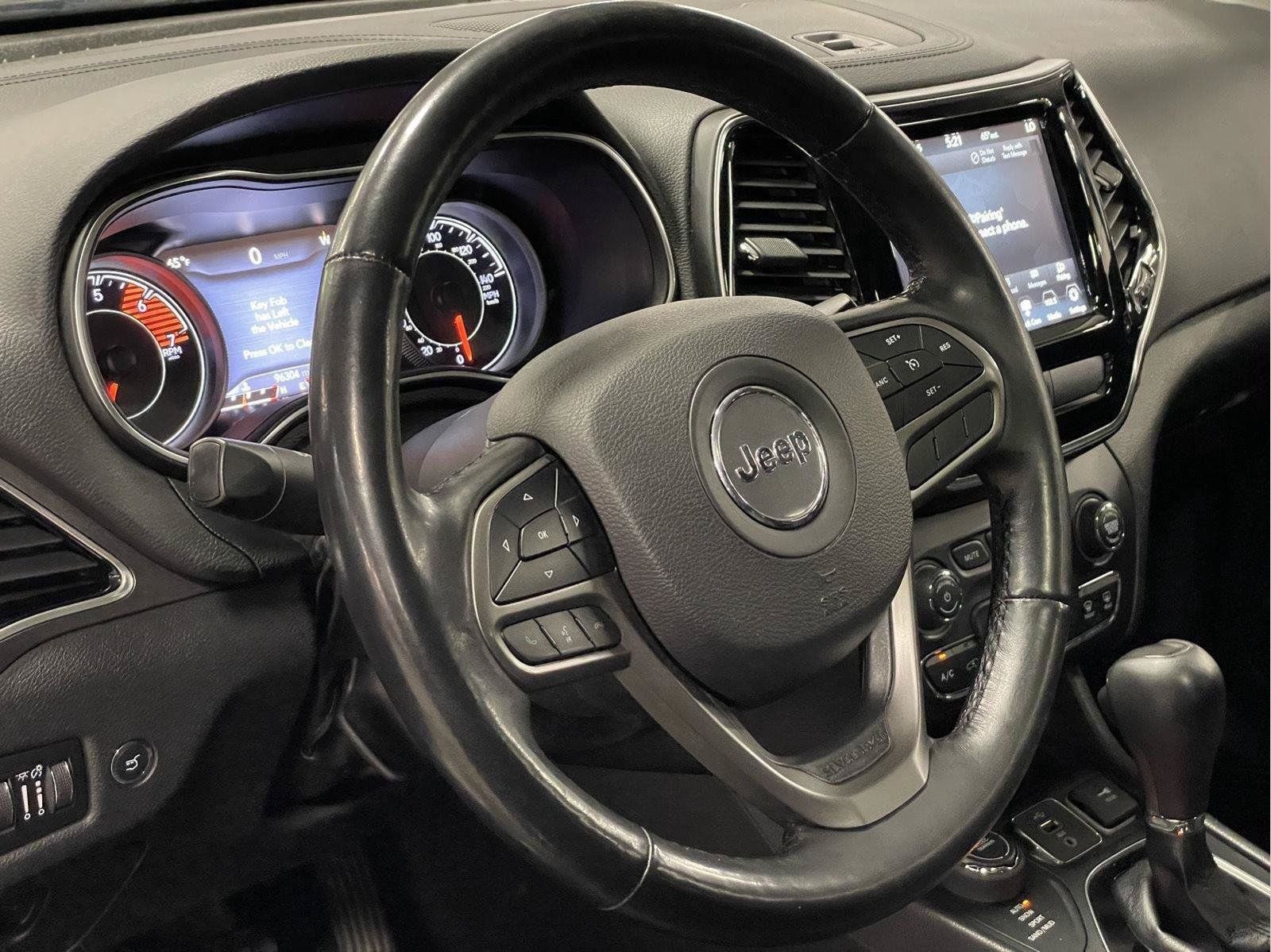 Used 2019 Jeep Cherokee Limited AWD/4WD image 18