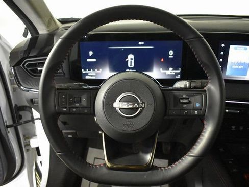 Certified 2025 Nissan Kicks SR image 13