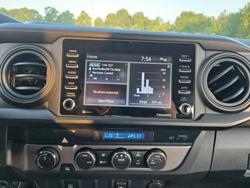 Used 2023 Toyota Tacoma SR AWD/4WD image 18