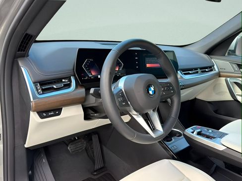 New 2026 BMW X1 xDrive28i w/ Convenience Package AWD/4WD image 9