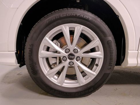 Used 2025 Audi Q3 2.0T Premium image 37