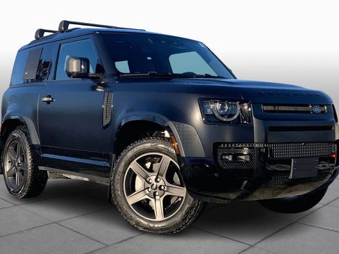 Used 2024 Land Rover Defender 90 X-Dynamic SE image 2