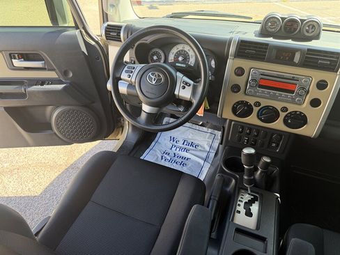 Used 2014 Toyota FJ Cruiser 4WD w/ Upgrade Package image 34