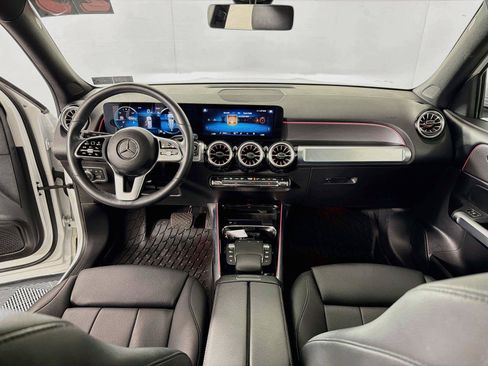 Used 2023 Mercedes-Benz GLB 250 4MATIC image 25