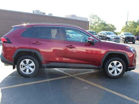 Used 2021 Toyota RAV4 LE AWD/4WD image 5