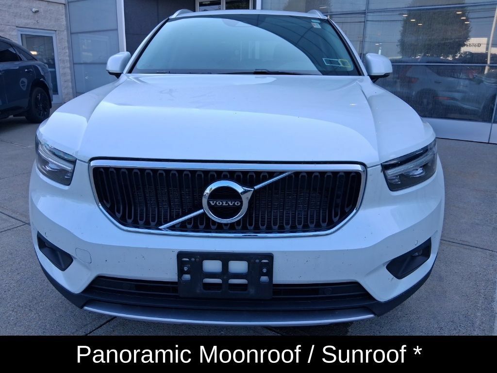 Used 2021 Volvo XC40 T5 Momentum w/ Protection Package Premier AWD/4WD image 8