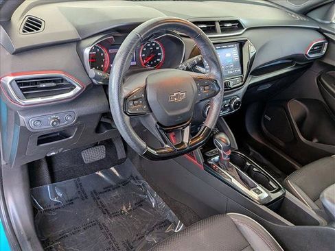 Used 2022 Chevrolet TrailBlazer RS w/ Sun and Liftgate Package FWD image 10