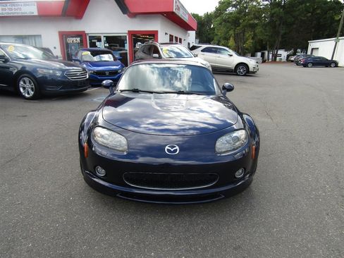Used 2007 MAZDA MX-5 Miata Touring w/ Interior Trim Pkg image 2