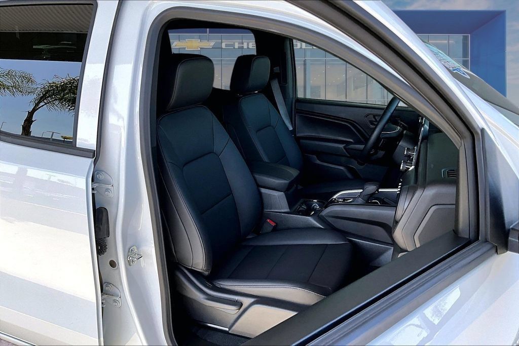 Used 2026 Chevrolet Colorado Trail Boss AWD/4WD image 16