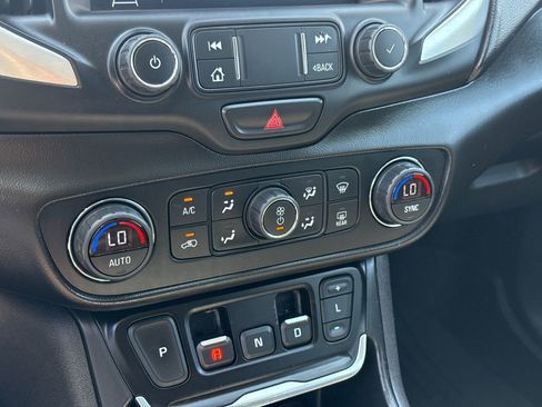 Used 2021 GMC Terrain SLE w/ Driver Convenience Package image 25