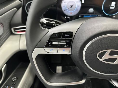 New 2025 Hyundai Elantra Limited image 25