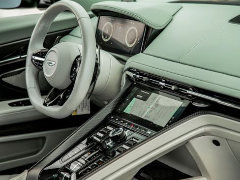 Used 2024 Aston Martin DB12 Convertible image 27