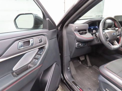 Used 2025 Ford Explorer ST image 44