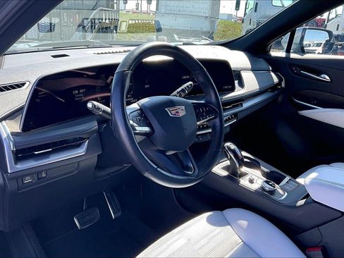 Certified 2024 Cadillac XT4 Sport image 15