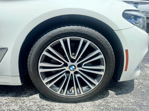 Used 2019 BMW 530i w/ Convenience Package RWD image 18