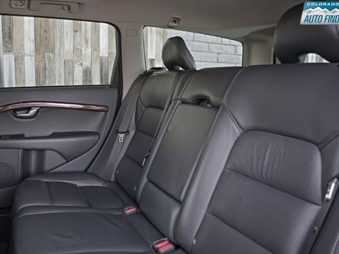 Used 2010 Volvo XC70 T6 image 24
