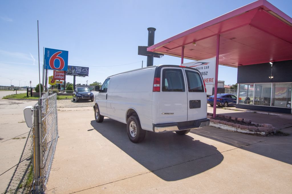 Used 2019 Chevrolet Express 2500 w/ Driver Convenience Package RWD image 6