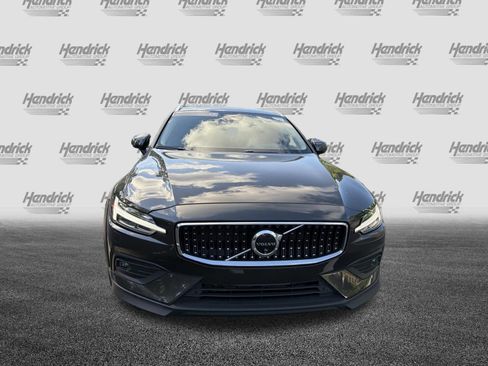 Certified 2025 Volvo V60 B5 Cross Country Plus AWD/4WD image 3