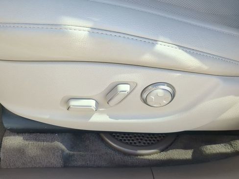 Used 2023 Genesis GV80 2.5T image 19