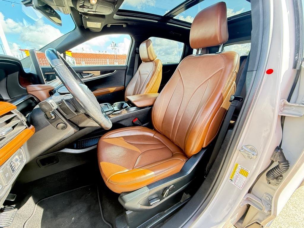 Used 2022 Lincoln Nautilus Reserve w/ Equipment Group 201A AWD/4WD image 13
