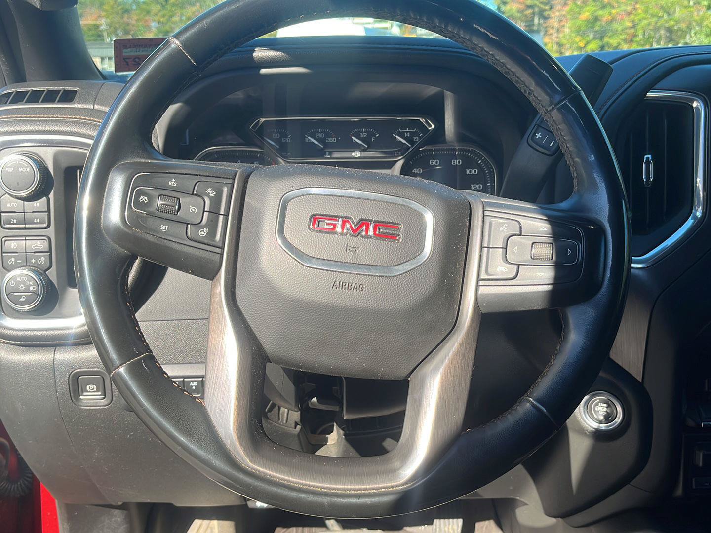 Used 2023 GMC Sierra 2500 AT4 w/ AT4 Preferred Package AWD/4WD image 17
