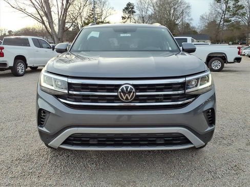 Used 2023 Volkswagen Atlas Cross Sport SE image 2