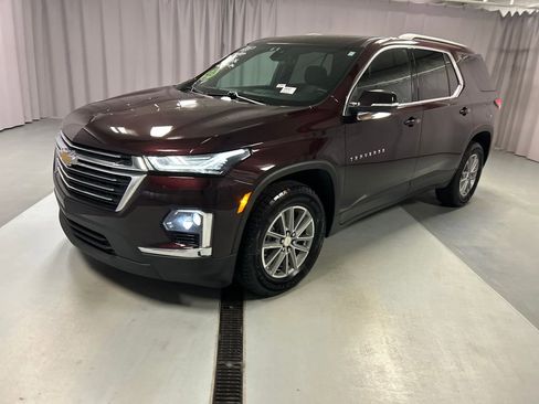 Used 2023 Chevrolet Traverse LT FWD image 3